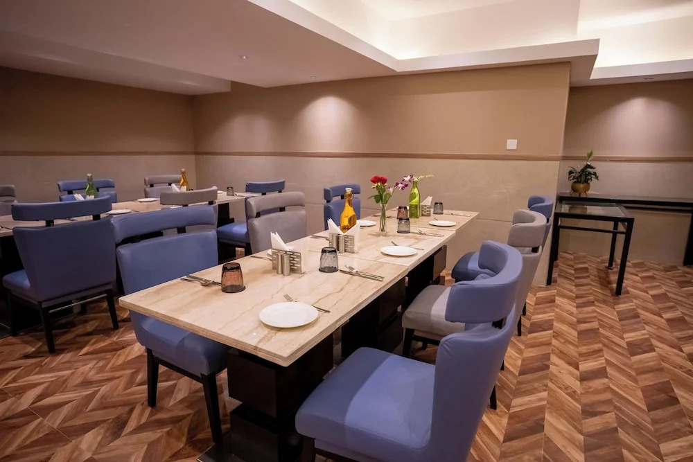 ASTER GRAND BY ZENQ Saket
