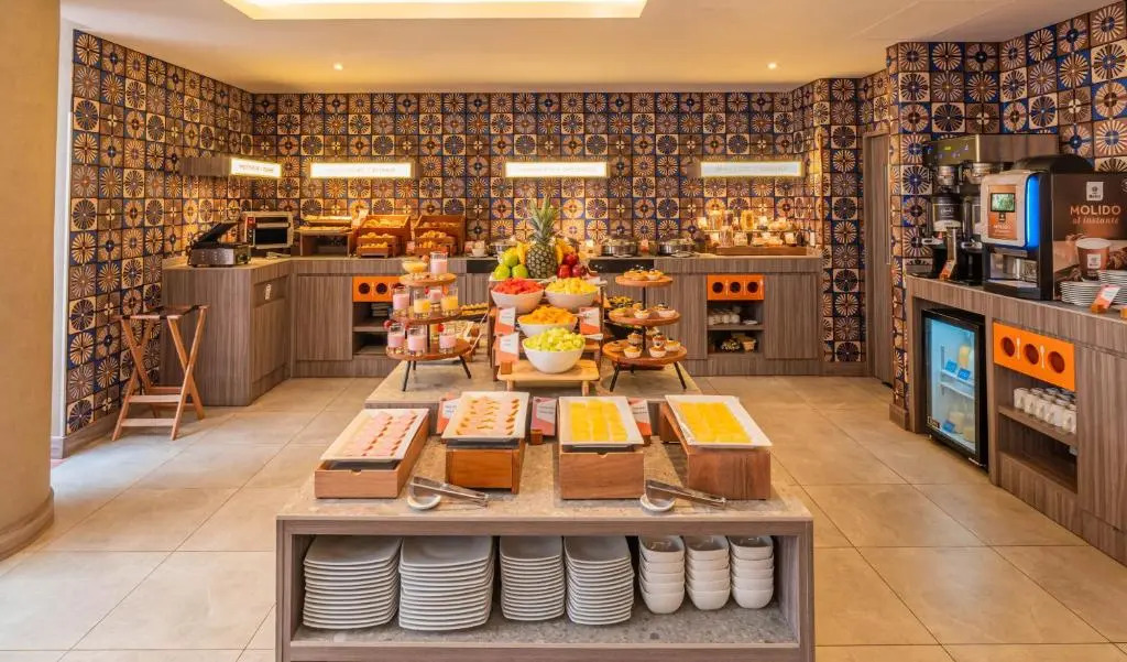 Hampton Cusco para Lima Tours