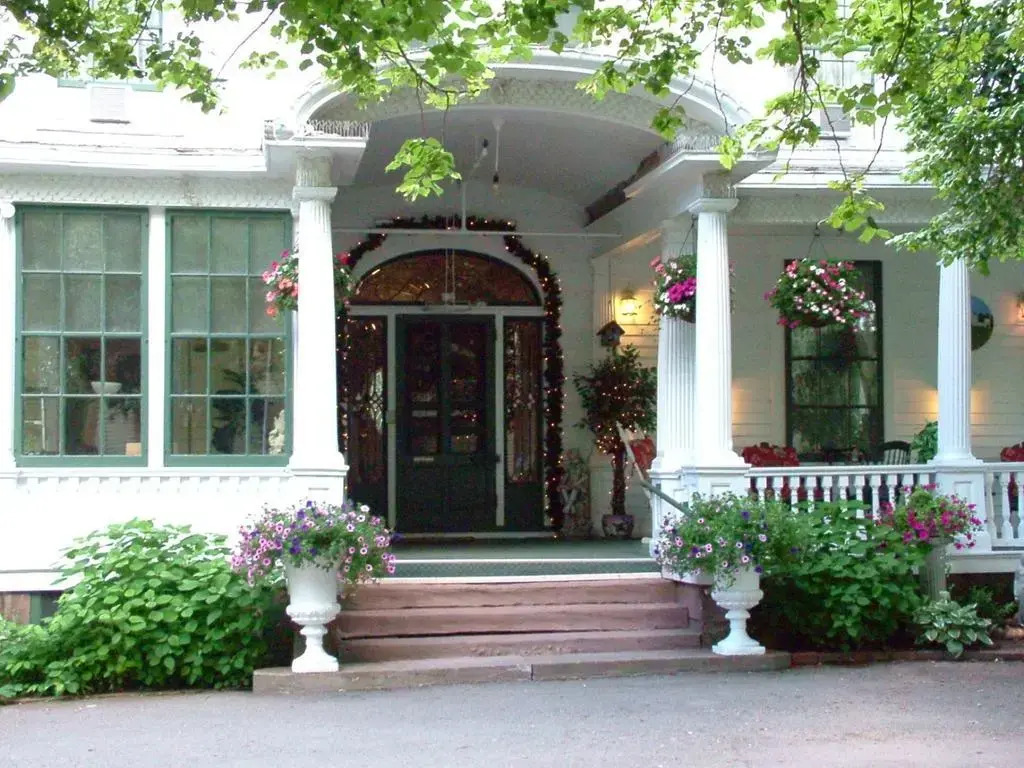 Marshlands Inn