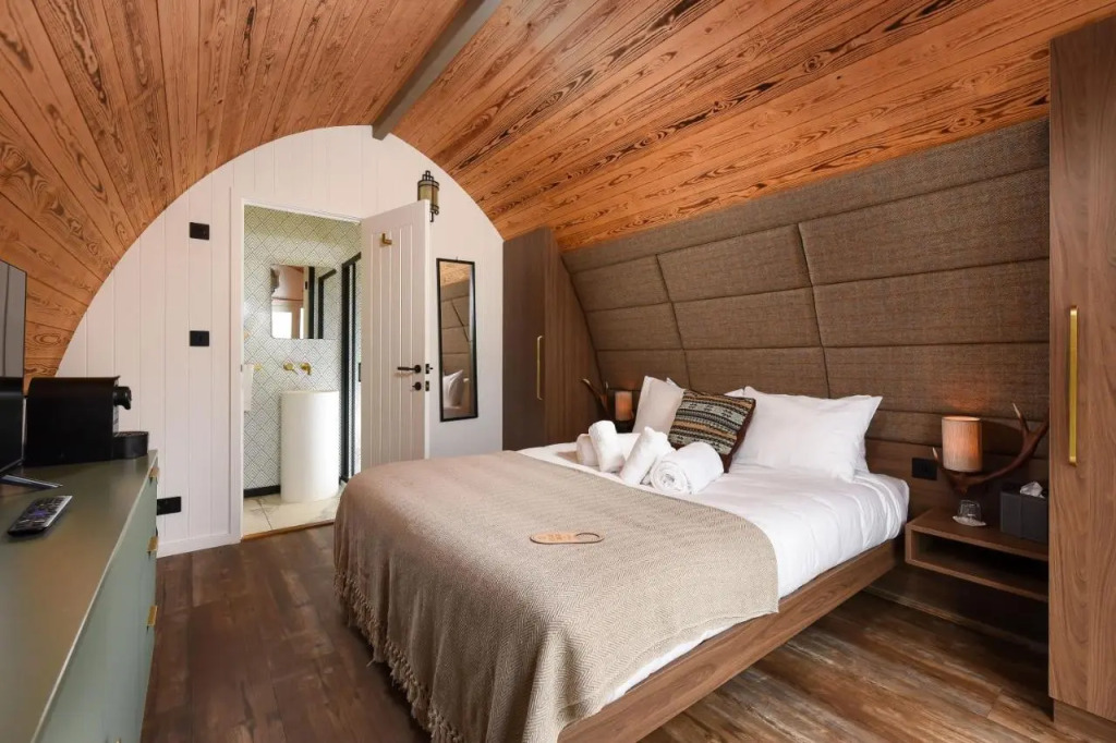 Bracken Hide Hotel