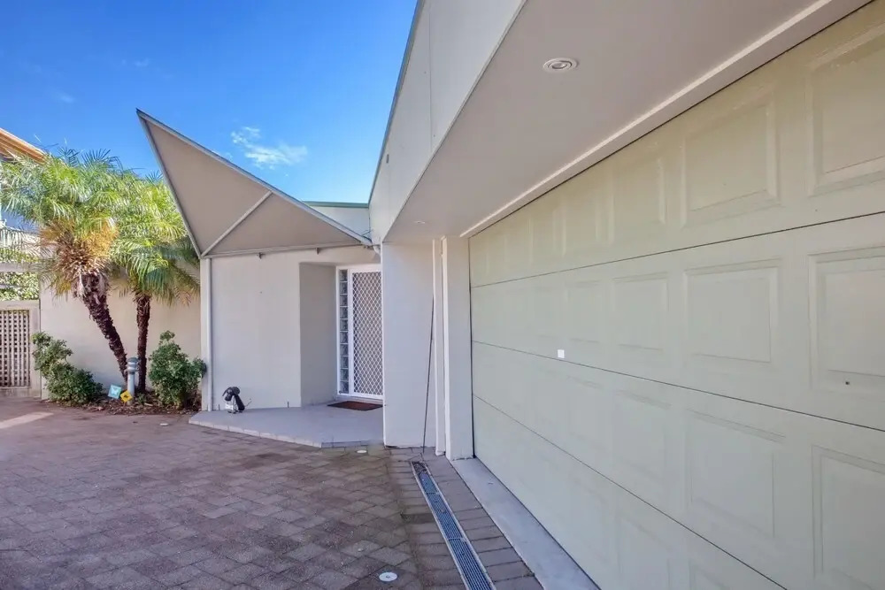 Thurlow Avenue 28, 'Ripple Cove'