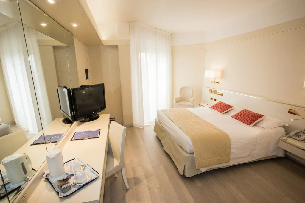 Hotel Bristol
