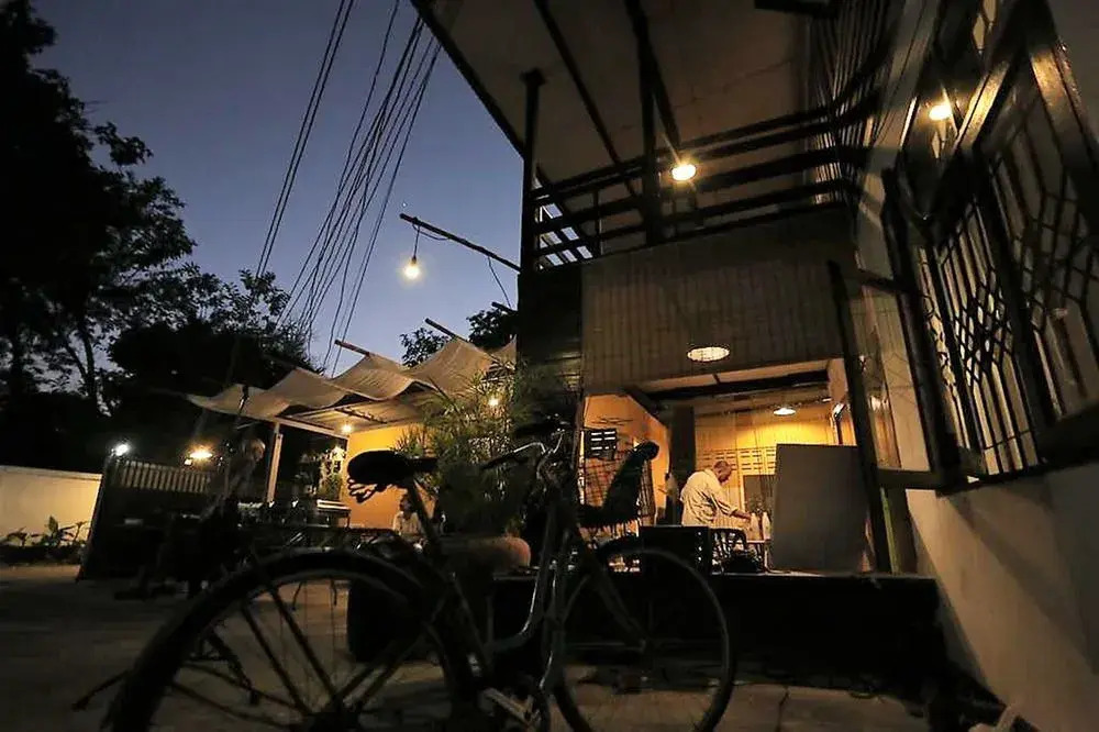 Maroom Art Hostel