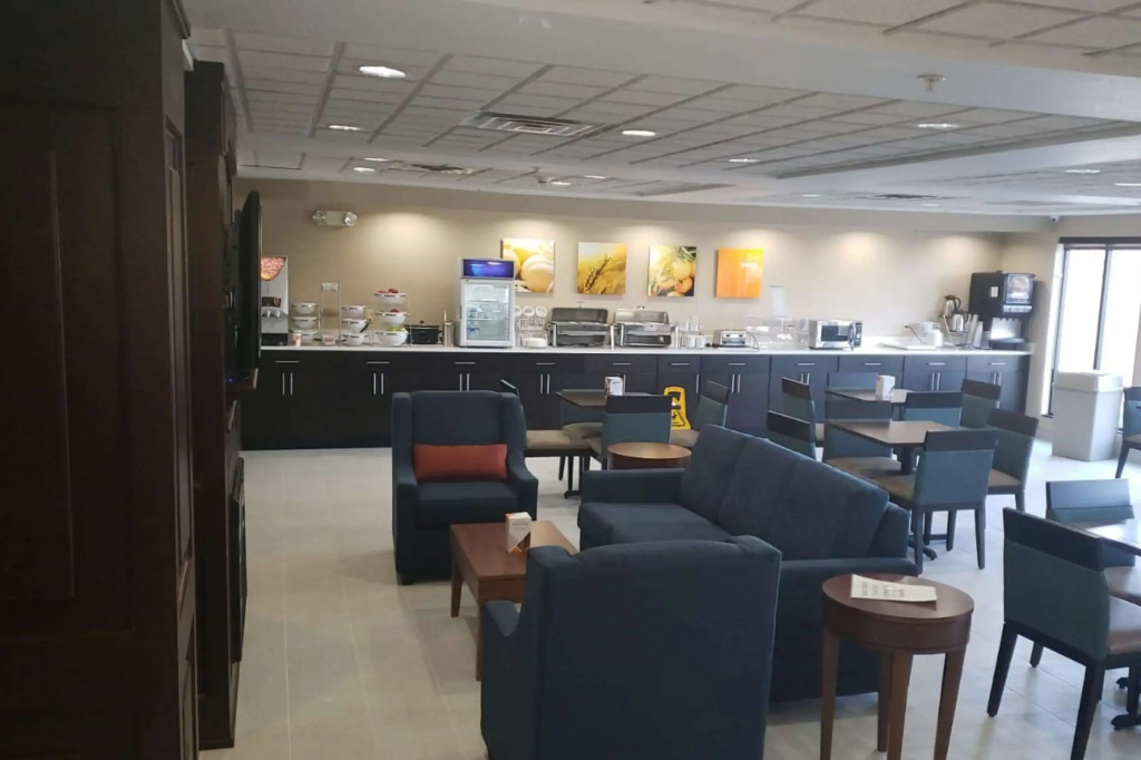 Comfort Inn & Suites Decatur-Forsyth