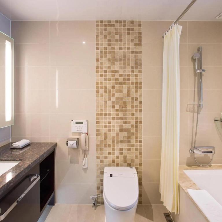 I Square Hotel