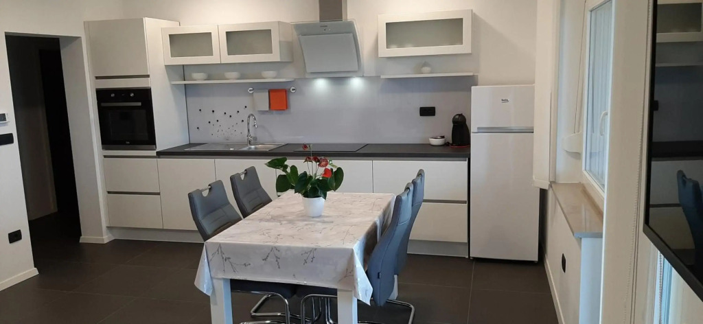 Seaview APARTMENTS HOJA