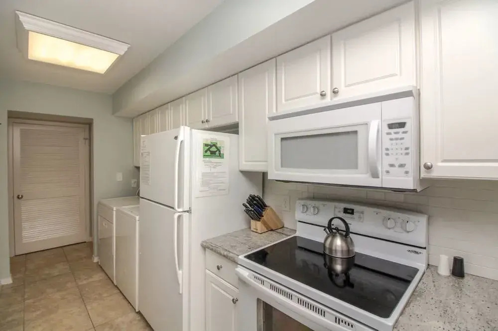 113 Ocean One Renovated Ground Floor 3 Br condo by RedAwning
