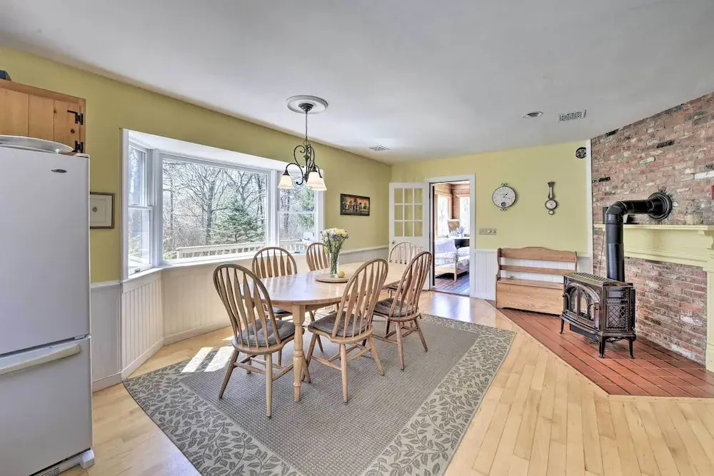 Peaceful Chilmark Farmhouse by Menemsha Beach