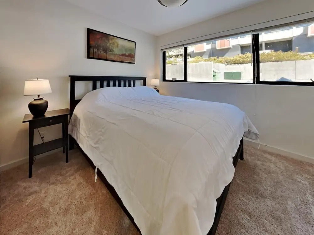 Remodeled 2 Bedroom Condo with Easy Access to Mountain Biking, Swimming, Hiking, Hot Tubs! by RedAwning