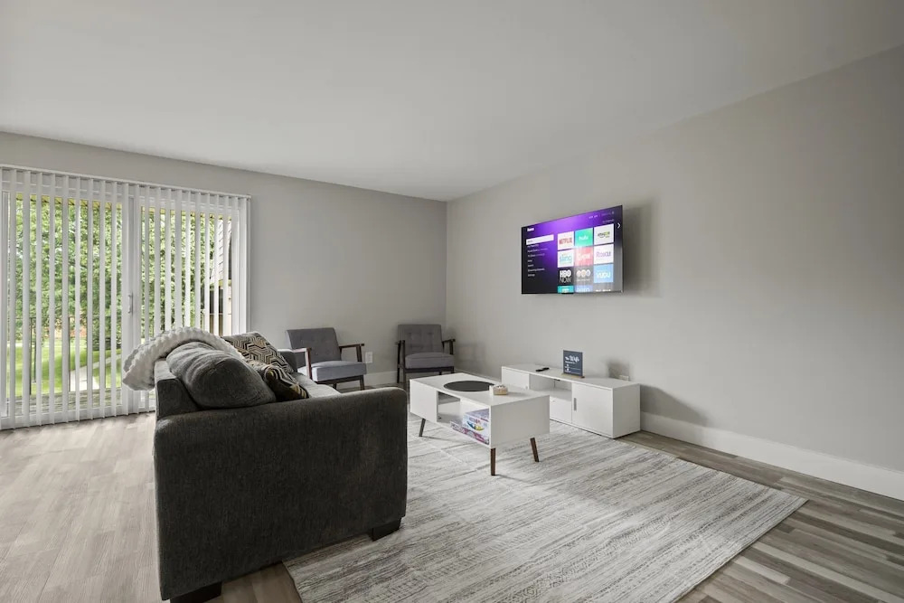 2BR Stay Close to Downtown
