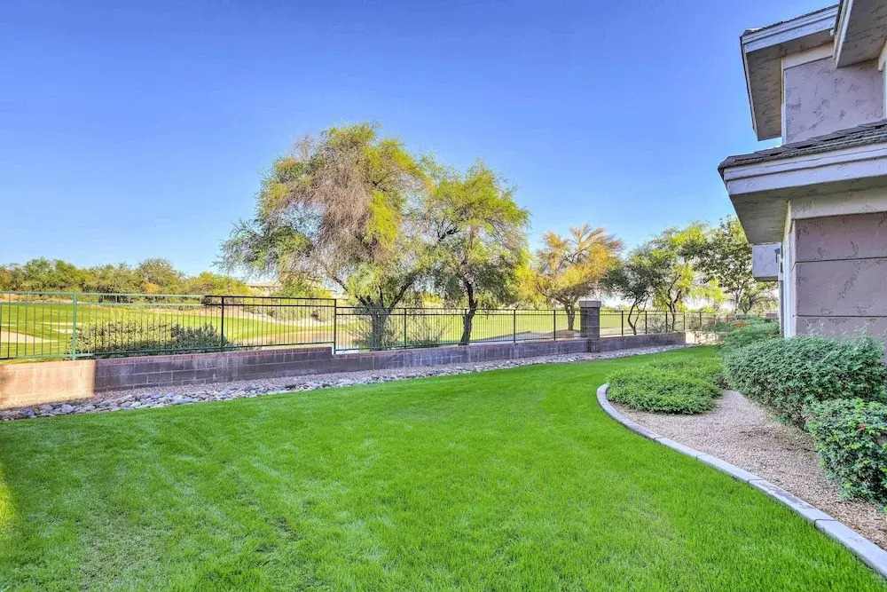 Pool, Balcony & Golf Course Views: Scottsdale Gem