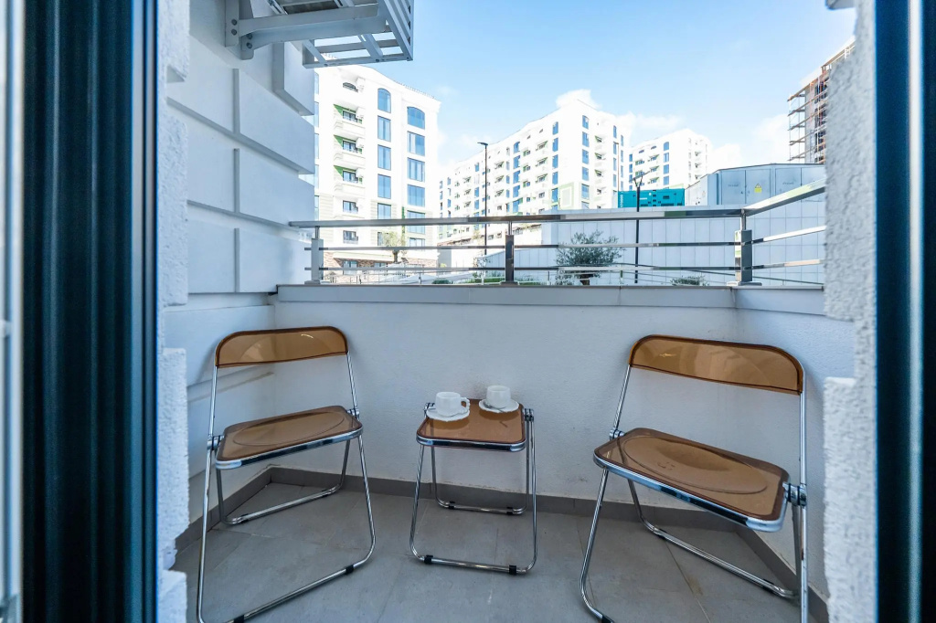 Уютная двухкомнатная квартира, 40 м², три спальных места – Ваш островок комфорта в сердце Адлера!