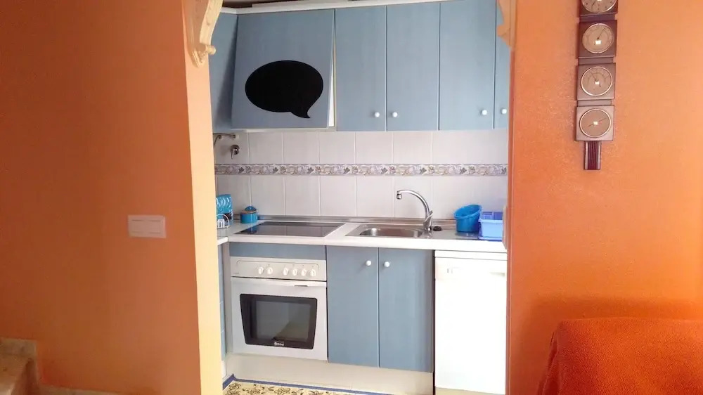 House With 4 Bedrooms in Santa Pola, With Pool Access and Terrace - 90