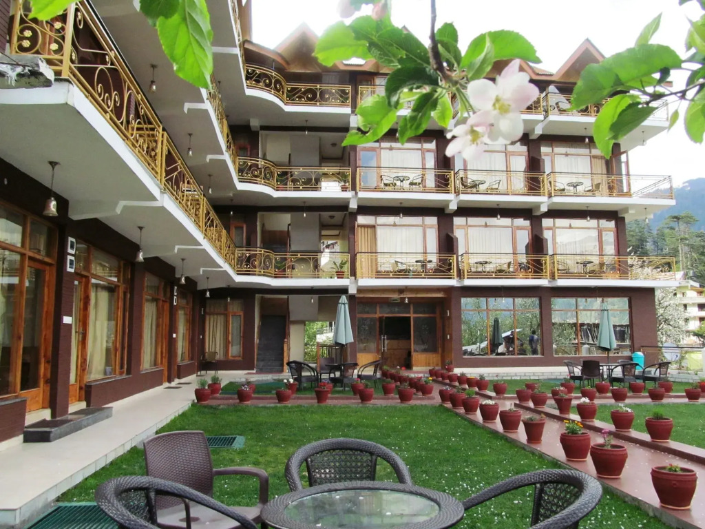 SNOW PEAK RETREAT & COTTAGES - MANALI (Centrally Heated)