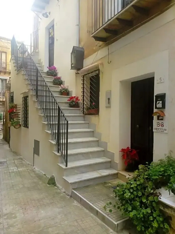 B&B Le Lumìe L antico Cortile Camere Con Cucina Privata With Private Kitchen