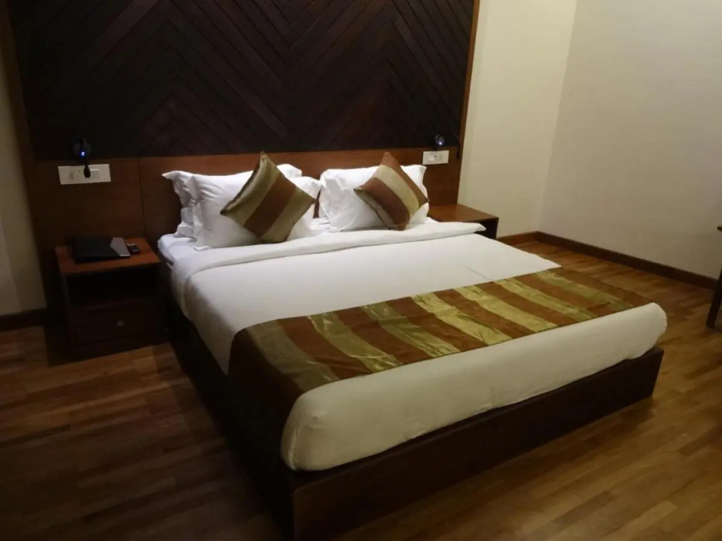 Woodies Bleisure Hotel