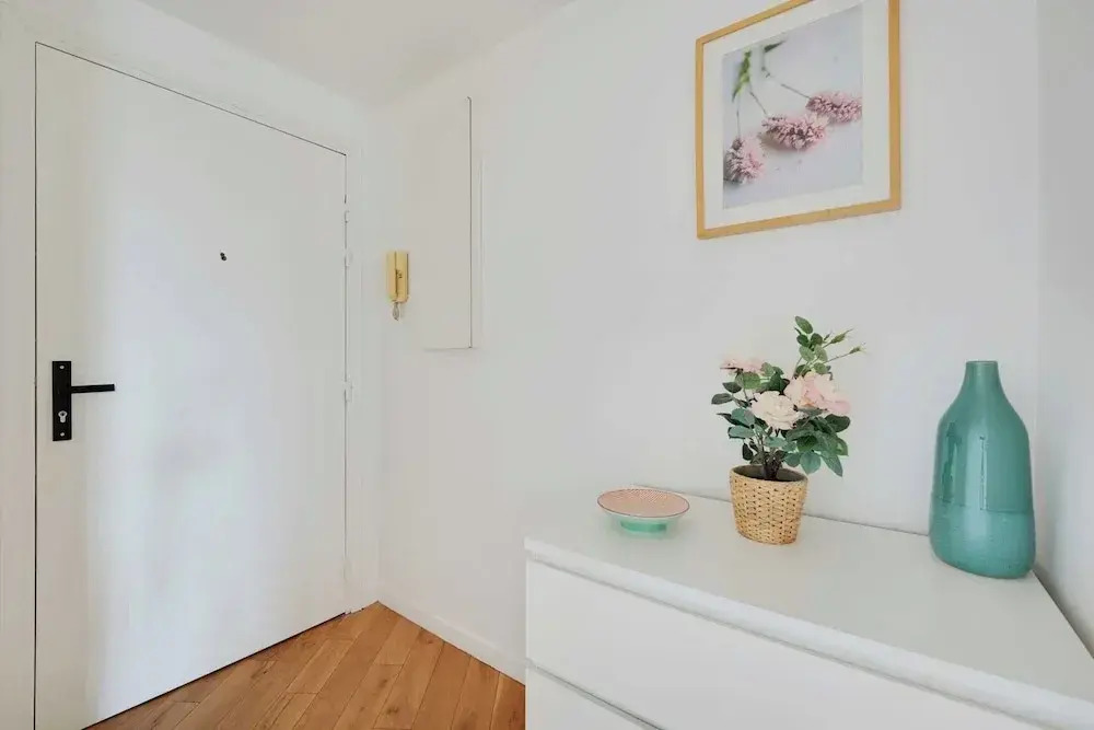 Bright, Modern Studio for 2P - La Defense