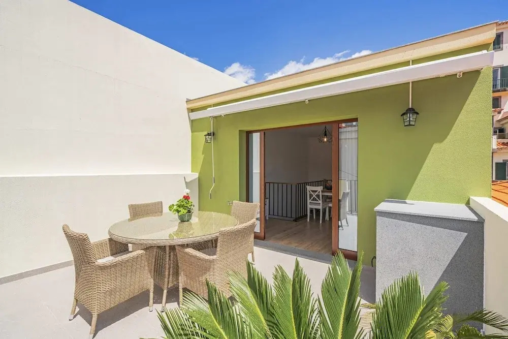 Zona Velha Apartments by An Island Apart