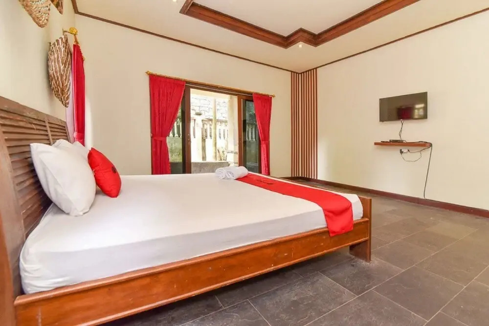 RedDoorz near Seminyak Square