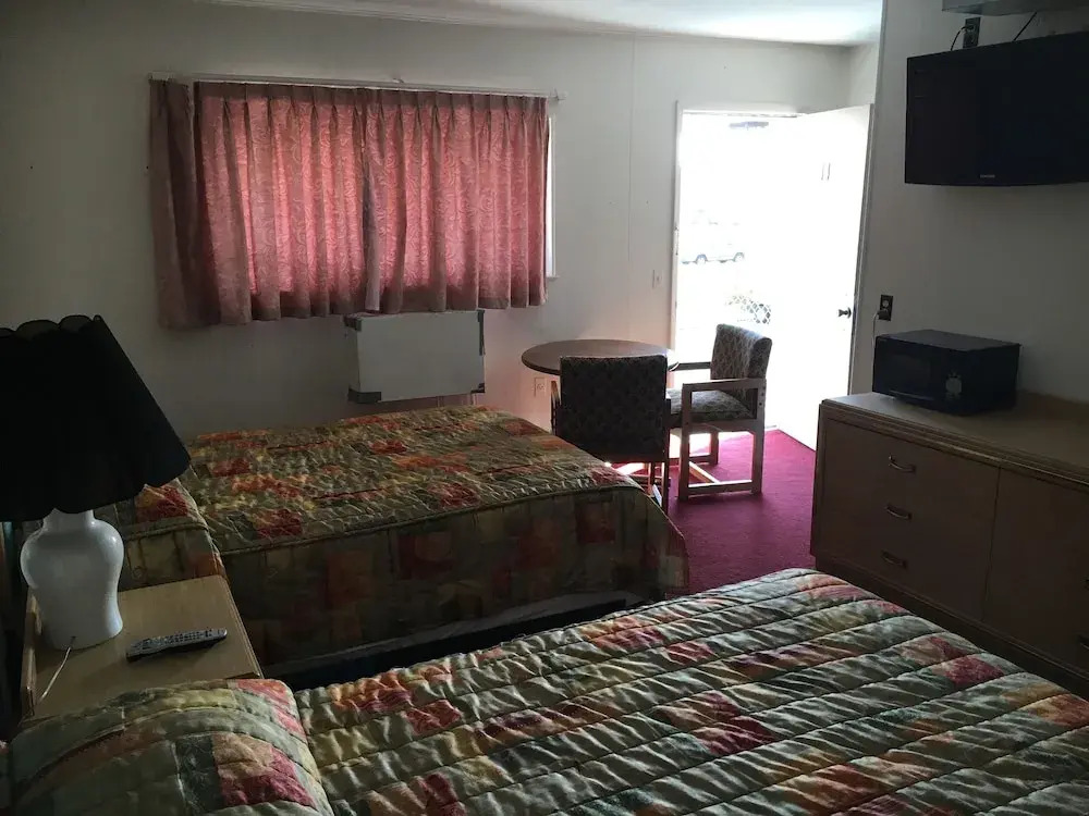 Oceanic Inn