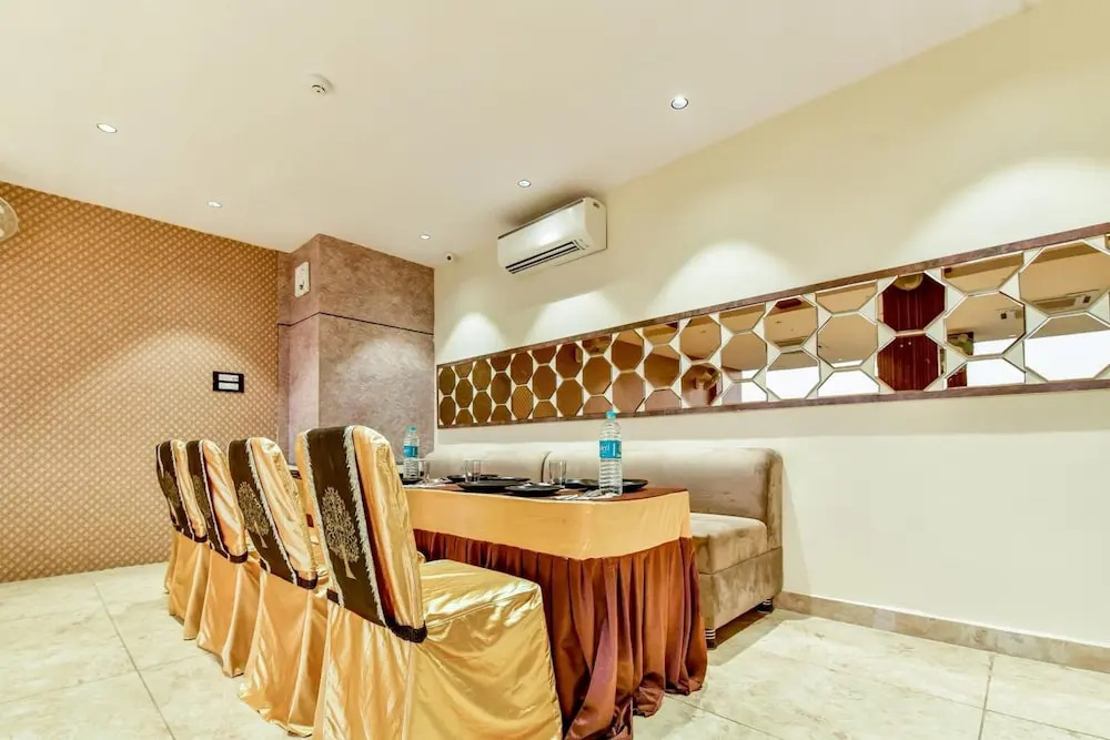 Hotel Frontier Royal