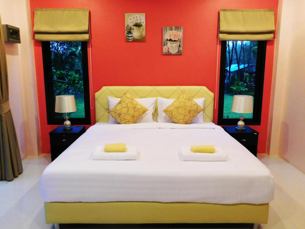 Phuket Sirinapha Resort