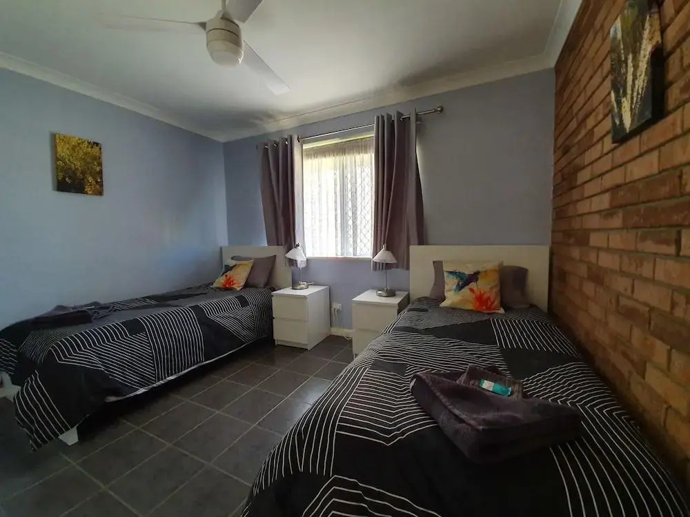 Unit 16, 2 Casuarina Crescent, Ocean Beach Chalets