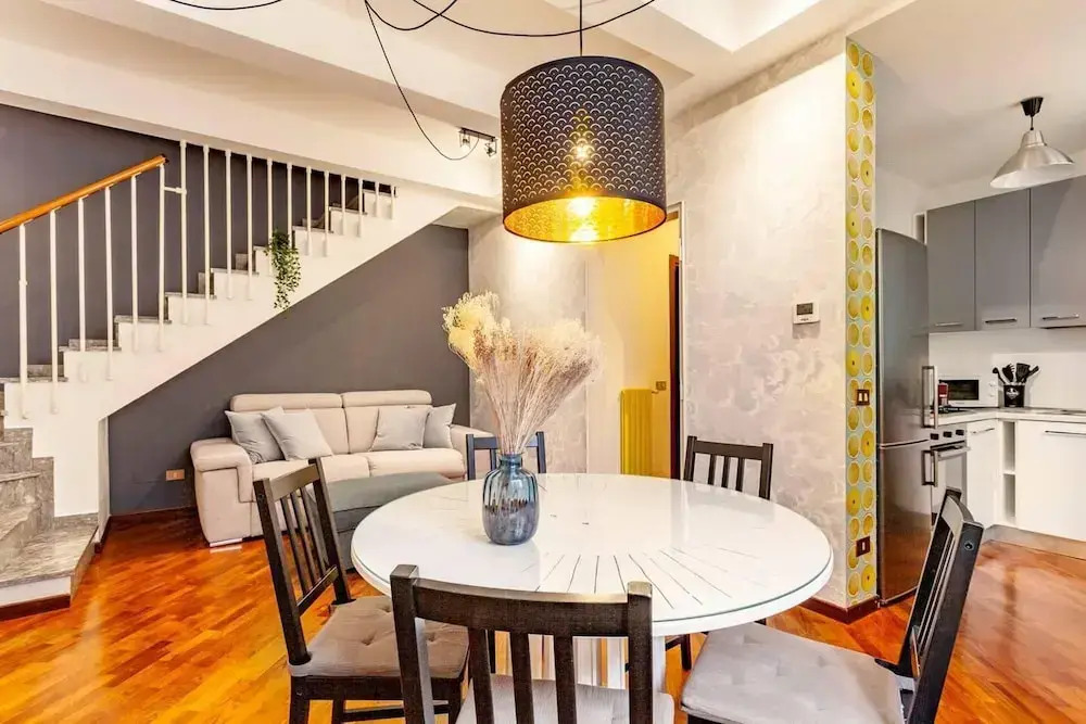 Design Villa with parking Navigli Milan sleeps5