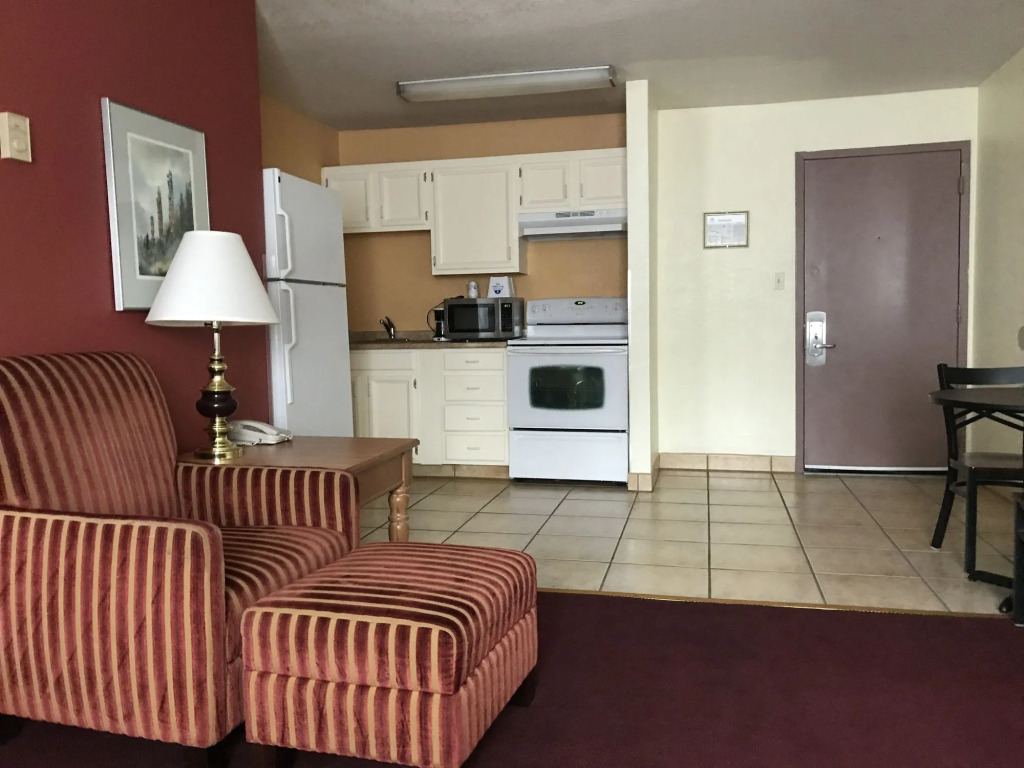Americas Best Value Inn & Suites Anchorage Airport
