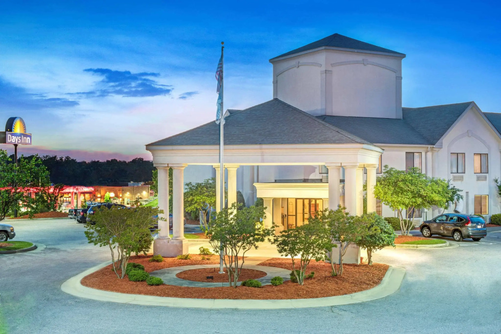 Days Inn Louisburg
