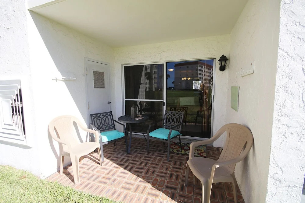 118 El Matador 2 Bedroom Condo by RedAwning