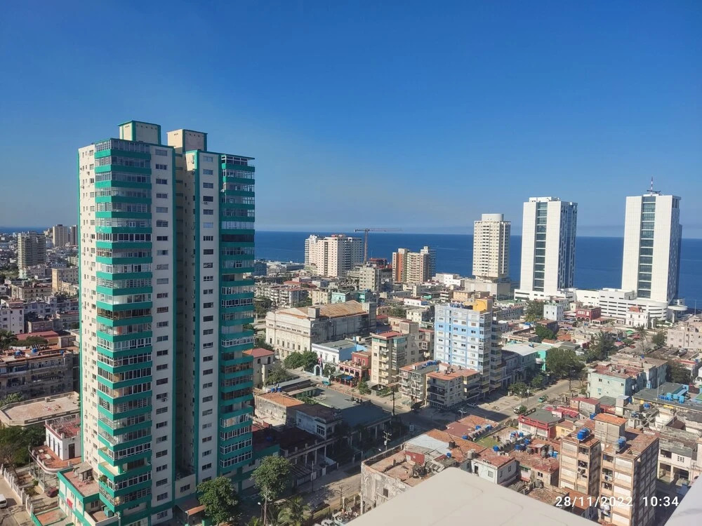 Havana and Sea (Entire Apartment)