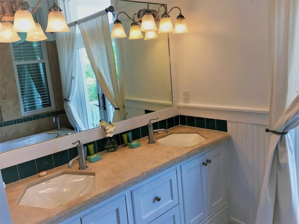 Family Tides Home 3 Bedrooms 4 Bathrooms Home