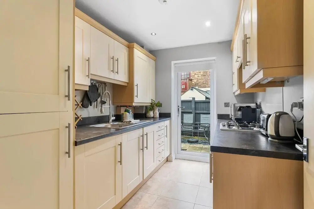 Perfect Location, dog Friendly Beautiful Home