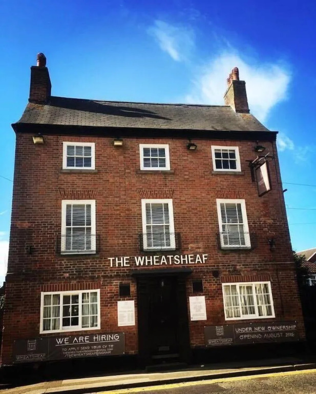 The Wheatsheaf Pub, Kitchen & Rooms