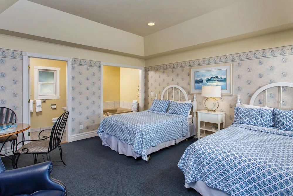 Snug Harbor Inn