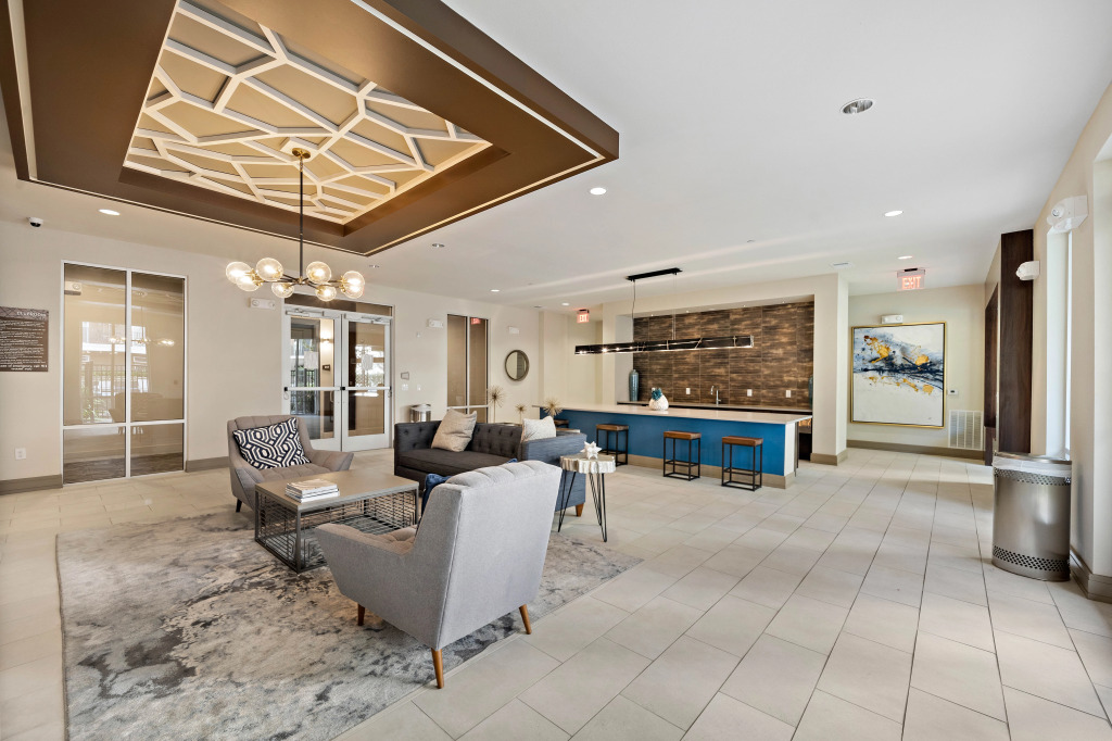 Downtown Location ✔Deep Cleaned ✔Modern Living