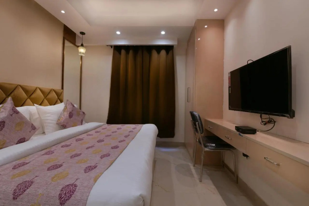 Hotel Leo Saffron
