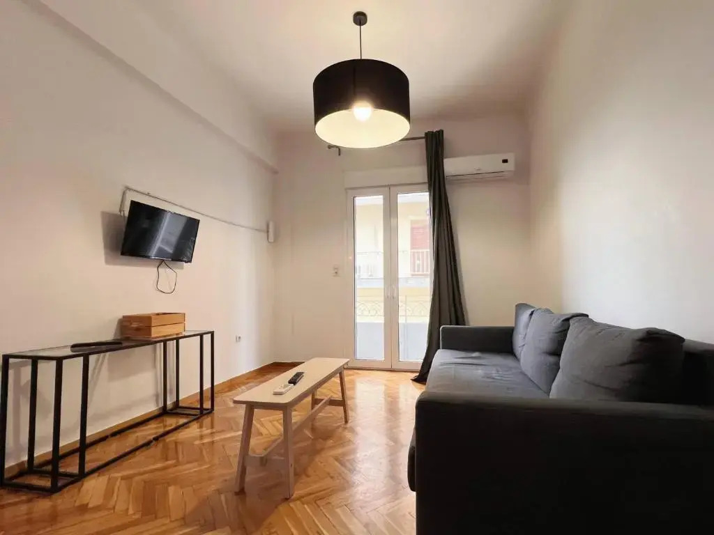 Stathmos Larissis A, a cozy 2BR Apartment, Clo...