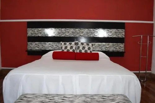 HOTEL LOURD MARY