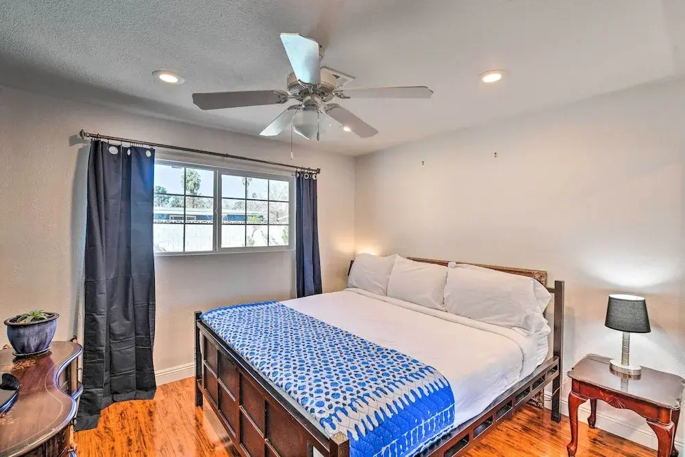 Elegant Home w/ Pool Table: 3 Mi to Vegas Strip!