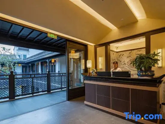 Snowland Dawa Hotel