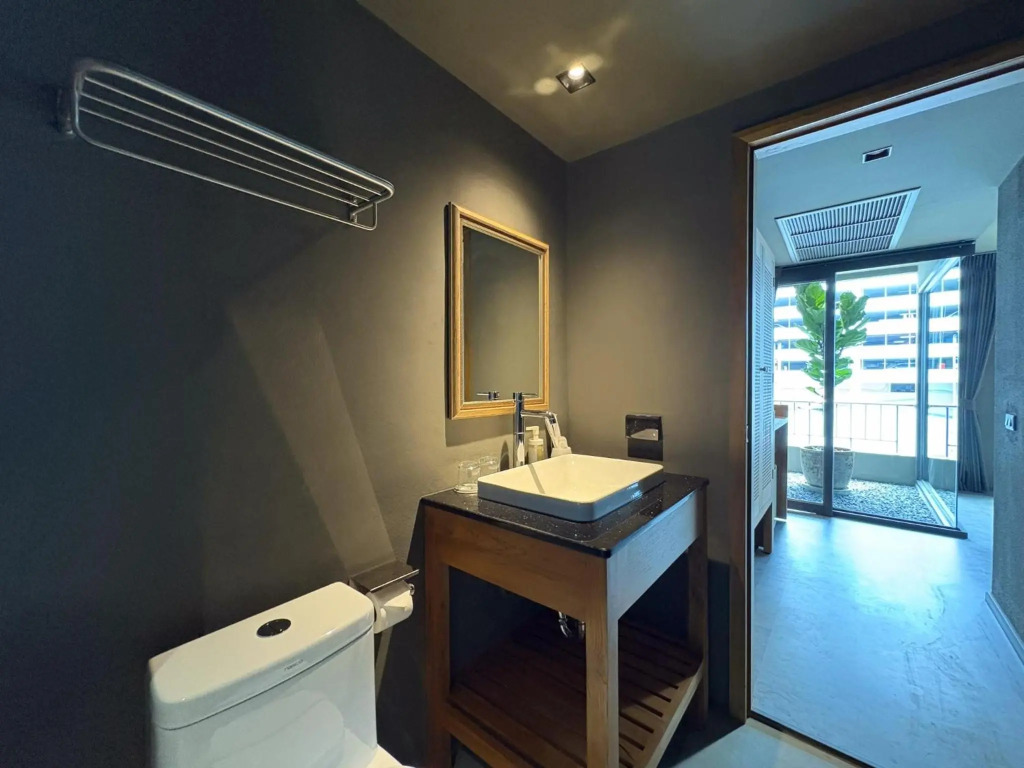 Centric Place Hotel