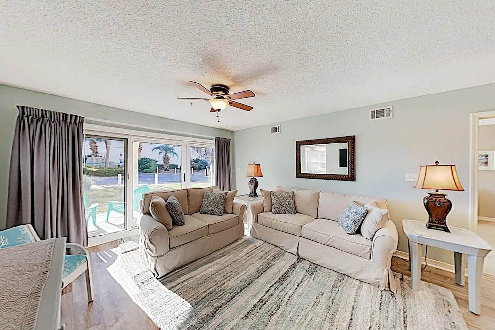 New Listing! Gulf-view Beach W/ Pools 2 Bedroom Condo