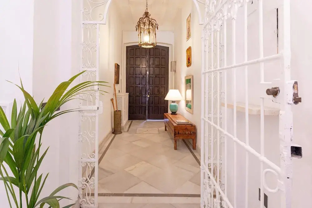 Unique Sevillian House with Pool. Casa Tintes