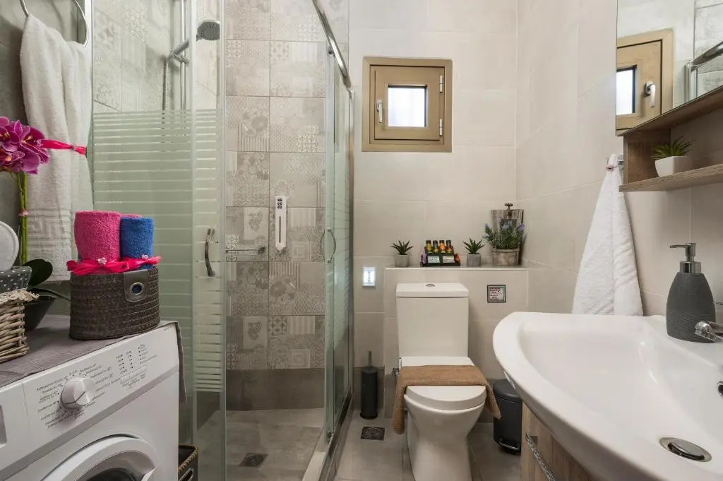 Brand-New stylish Flat w. Parking