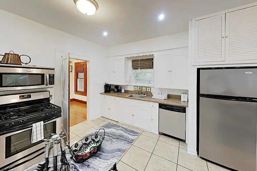2BR Casa Travis Heights by RedAwning