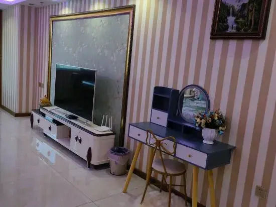 Kaiyiyue Apartment (Qiqihar Wanda Plaza Store)
