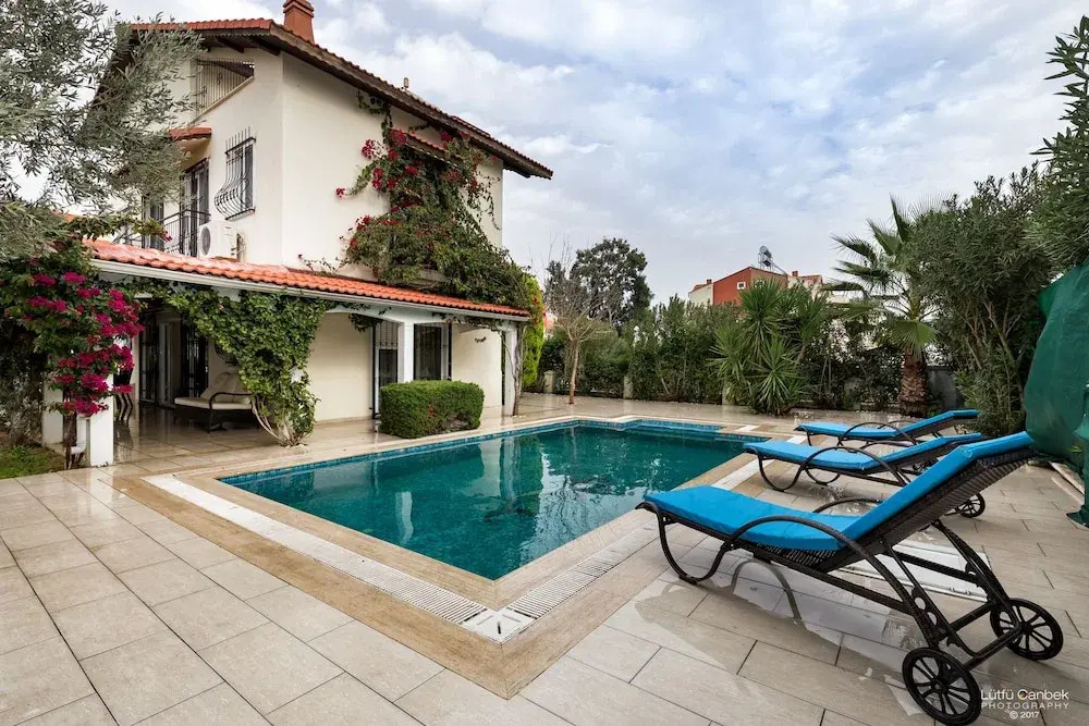 Villa Cona By Villatatilin
