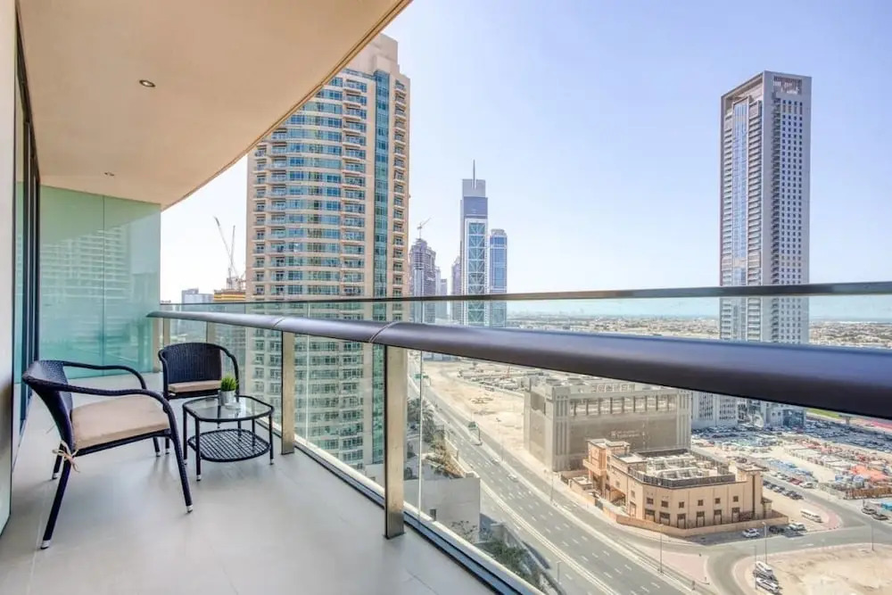 Lush & Bright, A Stroll Away From Burj Khalifa